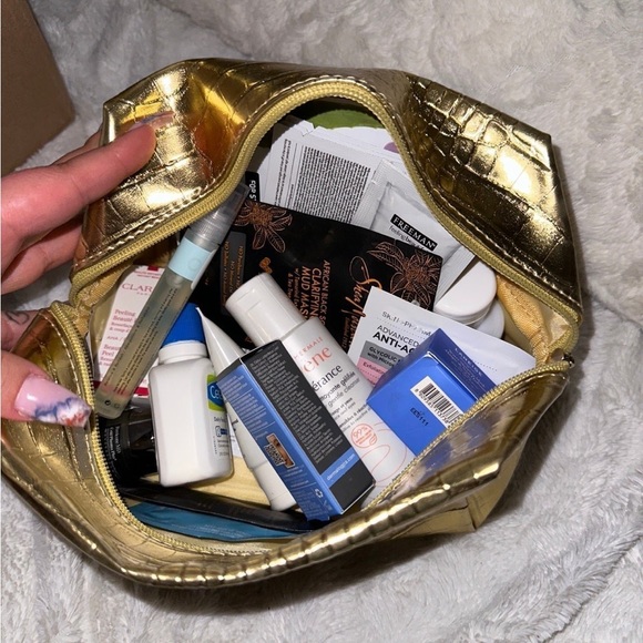 Skincare Bundle - 30 Pieces w/ Light-Up Travel Mirror - Picture 2 of 2